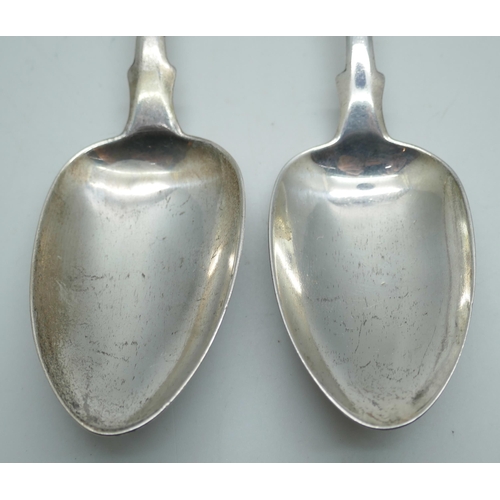 7272 - A pair of George III silver serving spoons, London 1810, 182g