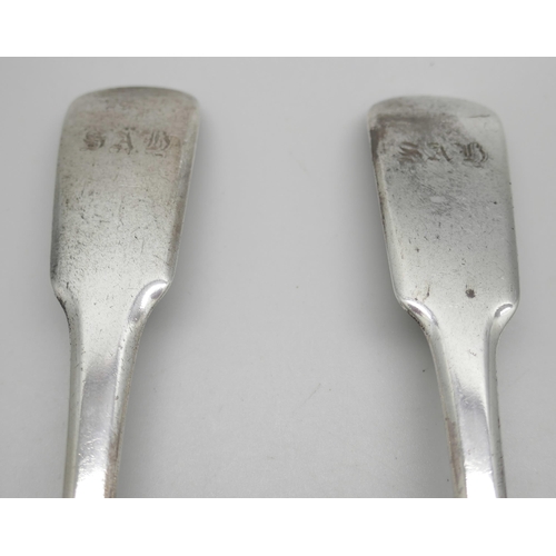 7272 - A pair of George III silver serving spoons, London 1810, 182g