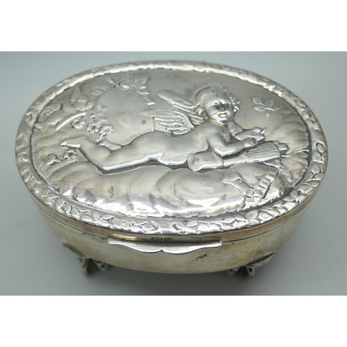 7275 - A silver jewellery box, embossed lid, Chester 1903, 104g, 9cm wide