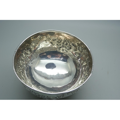 7282 - A silver bowl, Birmingham 1904, 109g, 12.5cm