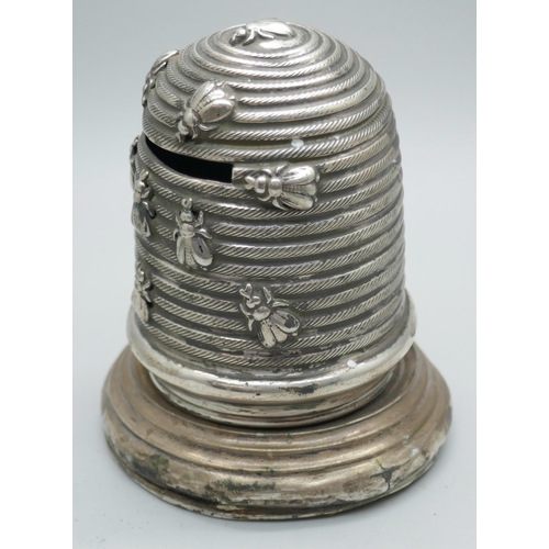 7283 - A German silver bee hive money box, 83g, 8.5cm