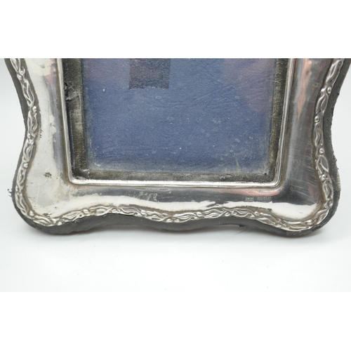 7290 - A silver photograph frame, London marks