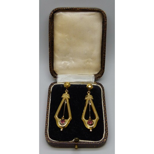 7023 - A pair of Victorian style 9ct gold drop earrings, 3.7g