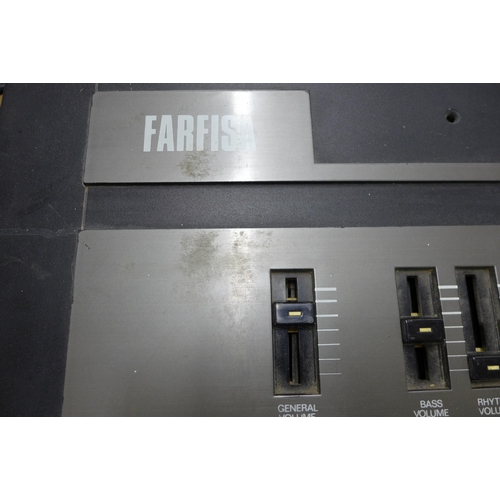 5256 - A Farfisa Bravo electric keyboard