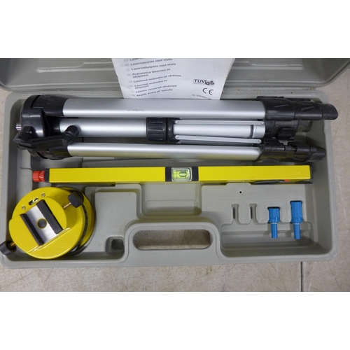 5291 - A Powerfix PLW670 laser level kit in case