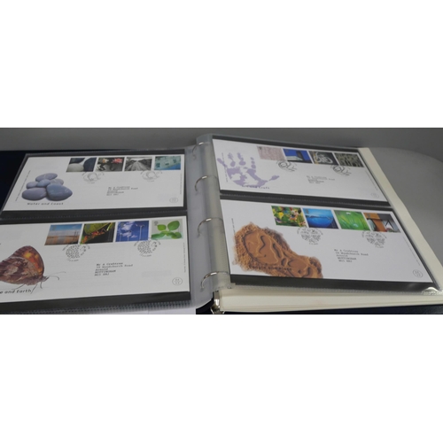 2111 - Great Britian; a carton including hundreds of Great Britain first day covers housed in six albums an... 