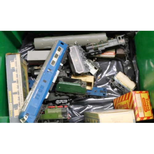 2170 - OO gauge model rail including five locomotives; Western Enterprise, The Princess Royal, Golden fleec... 