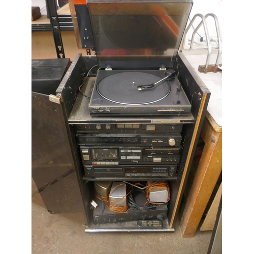 5076A - A quantity of stereo equipment including an Aiwa PX-ED9 full automatic turntable system, a Hitachi H... 