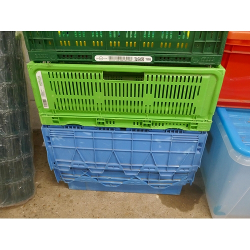 5159A - A quantity of assorted plastic storage boxes