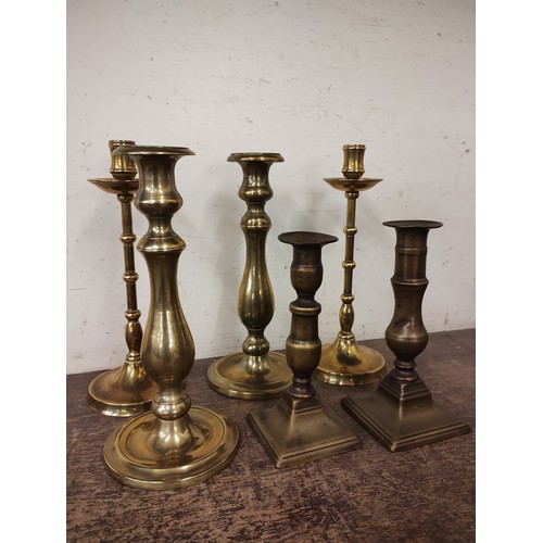 417 - Assorted brass candlesticks