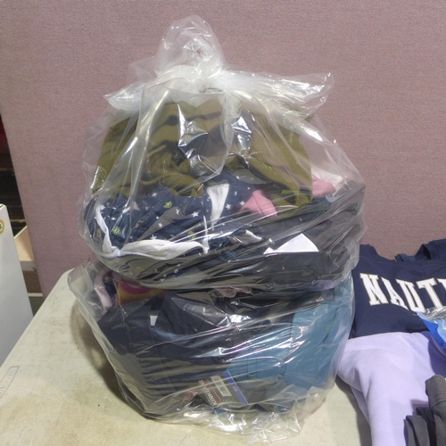 6315 - Two bags of clothing, brands including Levi, Nautica sailing, Puma etc. (341-450) *This lot is subje... 