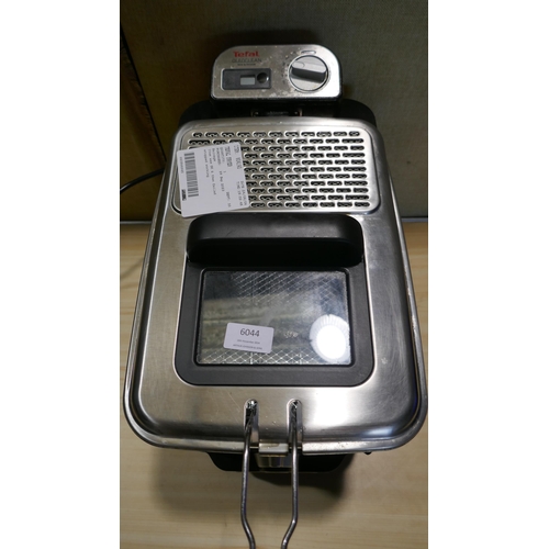 6044 - Tefal Oleoclean Fryer (341-24) *This lot is subject to Vat