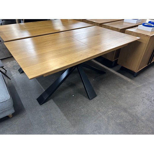 3160 - A Hanoi extending dining table