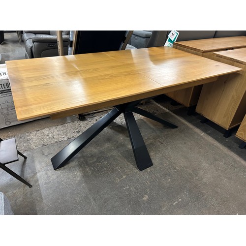 3161 - A Hanoi extending dining table