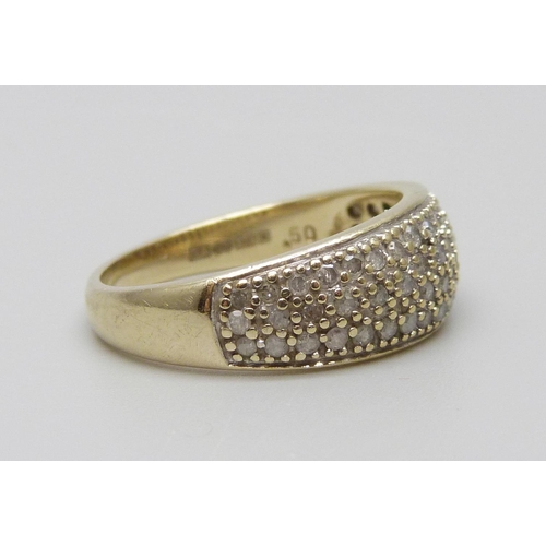 7025 - A 9ct gold and diamond ring, 3.3g, O