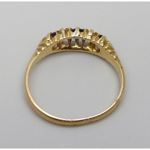 7041 - A late Victorian 18ct gold, diamond and sapphire ring, 2.6g, N