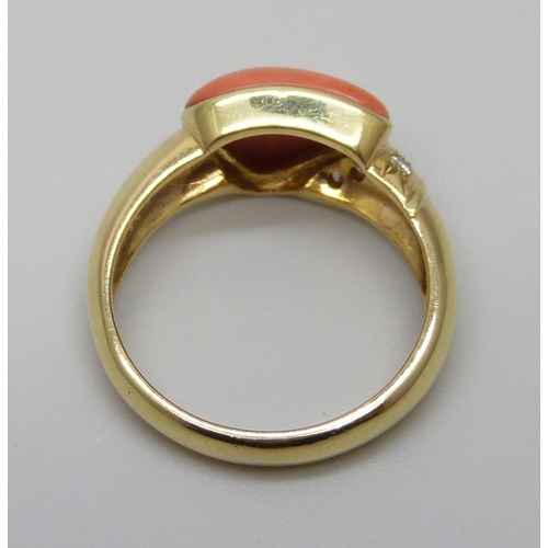 7092 - A designer style 18ct gold, coral and diamond ring, 5.4g, M/N