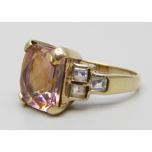 7112 - A 9ct gold, mystic topaz and cubic zirconia ring, 4.3g, N