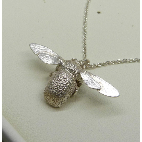 7134 - A silver Alex Monroe bee necklace, boxed