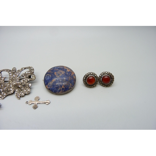 7143 - A collection of silver and white metal jewellery including a paste set brooch, earrings, bar brooch,... 