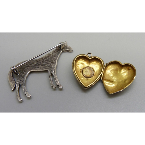 7152 - A yellow metal locket set with a diamond, 2.1g, a/f, and a silver horse brooch, 10g, 4.2cm