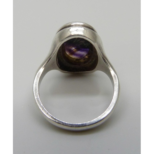 7156 - A silver Blue John set ring, 1.7 x 1cm, 5.7g, L