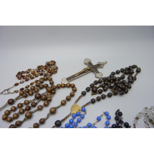 7176 - A collection of Rosary necklaces