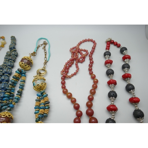 7214 - Vintage necklaces