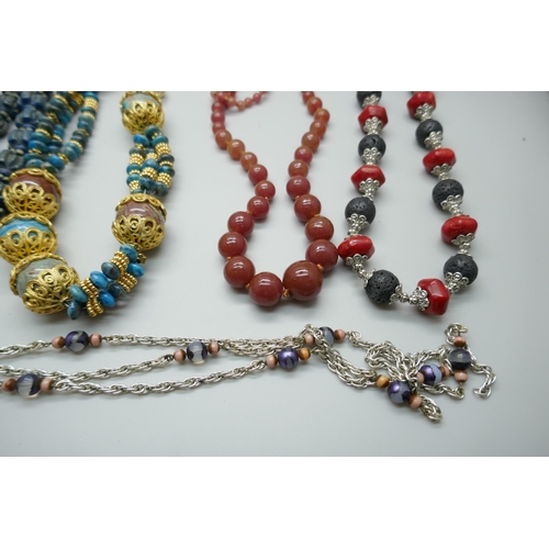 7214 - Vintage necklaces