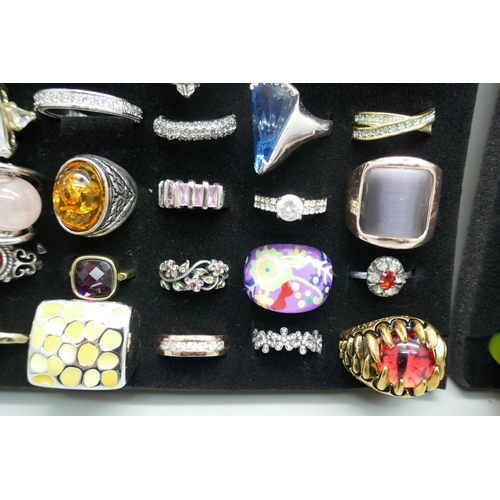 7218 - Two trays of costume rings