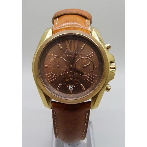 7256 - A Michael Kors chronograph wristwatch on a leather strap