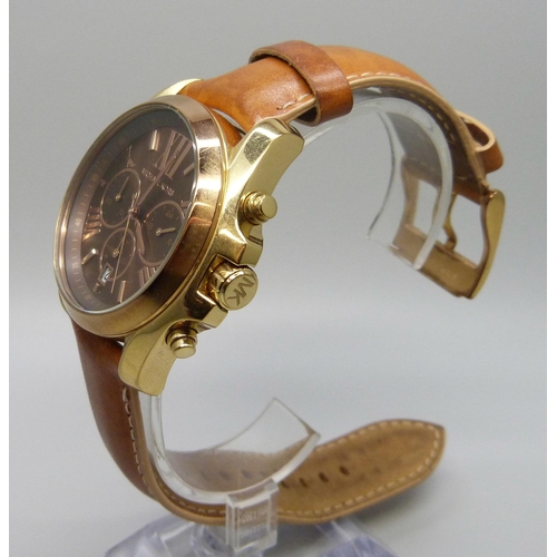 7256 - A Michael Kors chronograph wristwatch on a leather strap