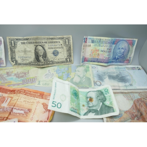 7311 - A collection of foreign bank notes