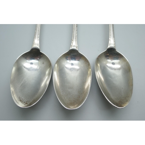 7337 - Three George III silver spoons, London 1784, 92g