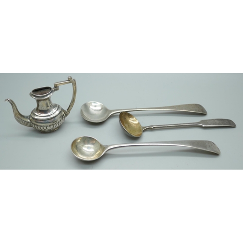 7352 - Three silver mustard spoons including two Georgian and a miniature silver coffee pot lacking lid, 36... 