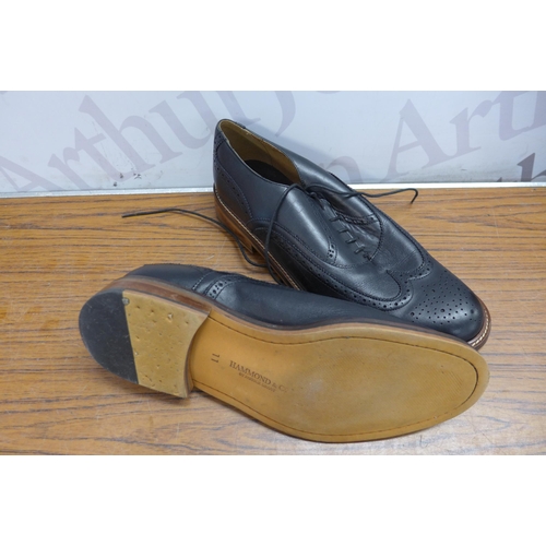 5331 - A large quantity of various leather brogue shoes