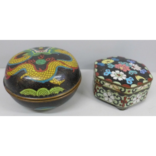 2028 - Two Chinese cloisonne trinket boxes, one with dragon detail and one floral