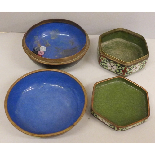 2028 - Two Chinese cloisonne trinket boxes, one with dragon detail and one floral