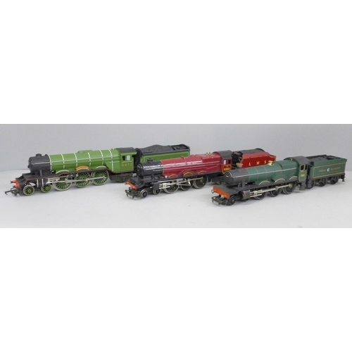 2047 - Three Hornby OO gauge locomotives, Princess Elizabeth 6201, Flying Scotsman 4472 and Albert Hall 498... 