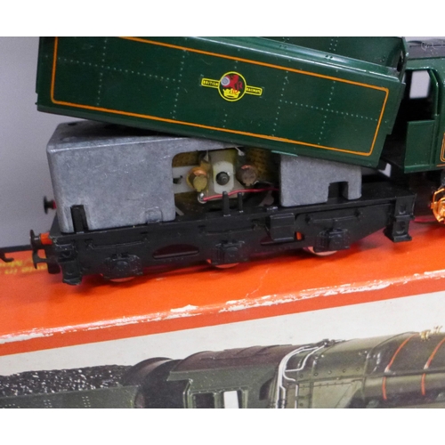 2051 - Two Hornby OO gauge locomotives, BR 4-6-2 Duchess class City of Nottingham and BR.2-10-0 Evening Sta... 