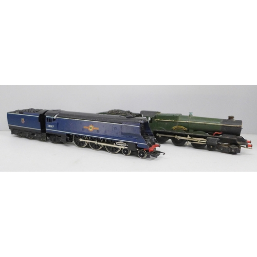 2054 - Two Graham Farish OO gauge locomotives and tenders