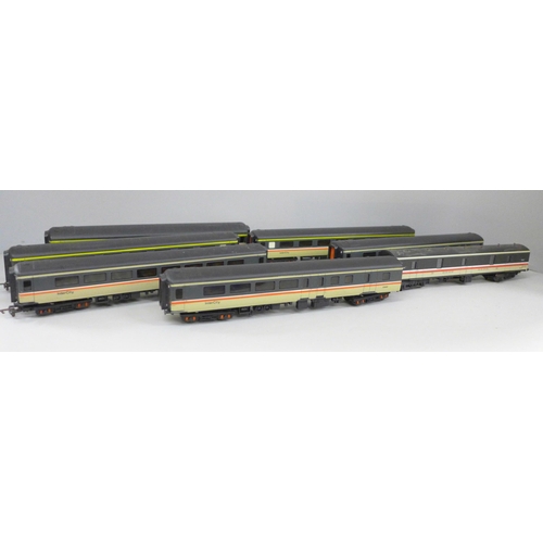 2057 - Seven Hornby/Lima OO gauge carriages