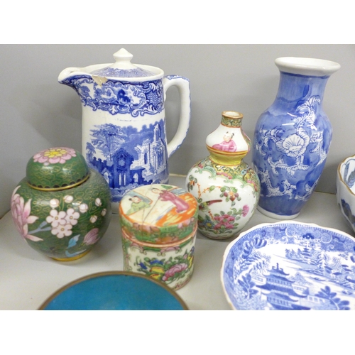 2068 - Oriental porcelain and cloisonne including small plates, trinket boxes and dishes