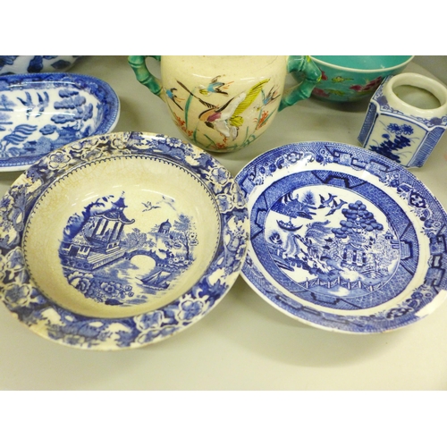 2068 - Oriental porcelain and cloisonne including small plates, trinket boxes and dishes