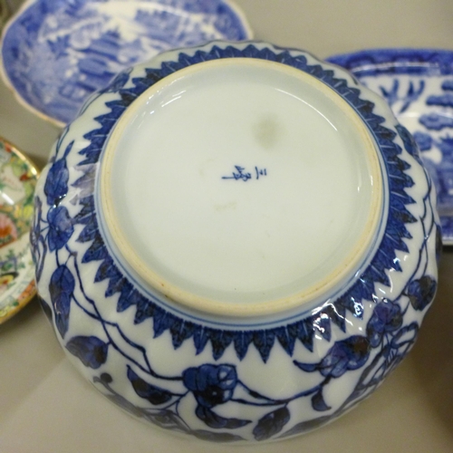 2068 - Oriental porcelain and cloisonne including small plates, trinket boxes and dishes