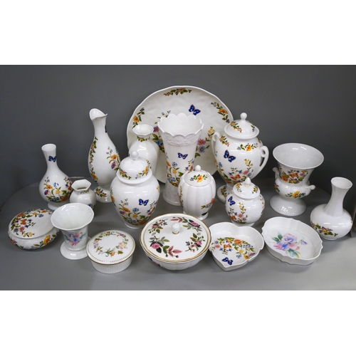 2115 - A collection of Aynsley and Wedgwood decorative china **PLEASE NOTE THIS LOT IS NOT ELIGIBLE FOR IN-... 