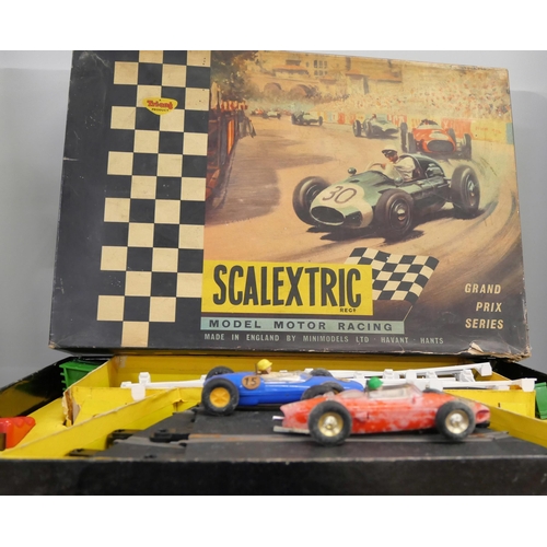 2145 - A Tri-ang Scalextric GP33 slot car model motor racing set, boxed