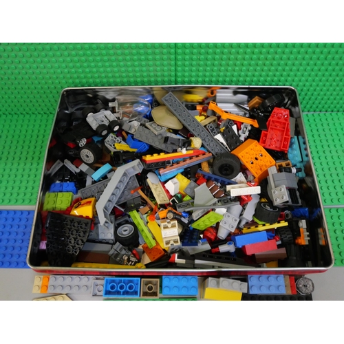 2165 - A small collection of Lego