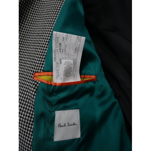 2171 - A Paul Smith dog tooth check coat, size 42R/Model 224P, 100% wool, lining green and copper, made in ... 