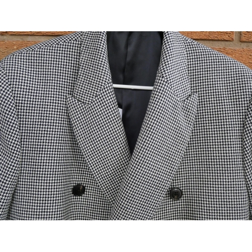 2171 - A Paul Smith dog tooth check coat, size 42R/Model 224P, 100% wool, lining green and copper, made in ... 